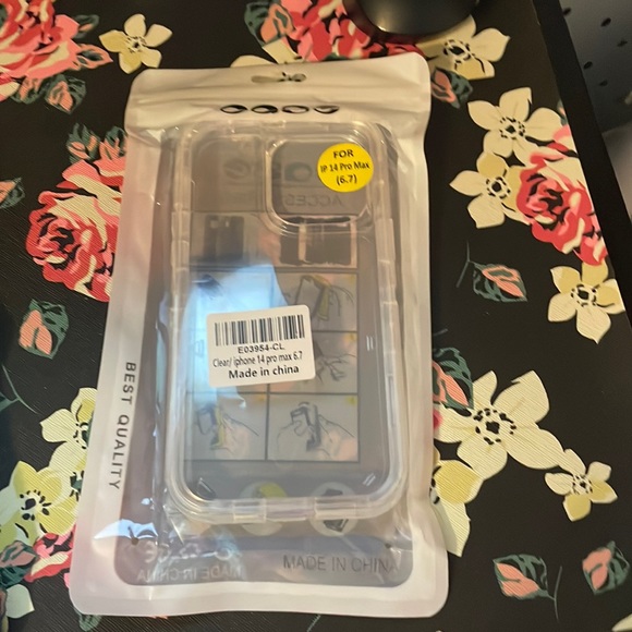 NWT IPhone 14 Pro Max Case - Picture 1 of 5